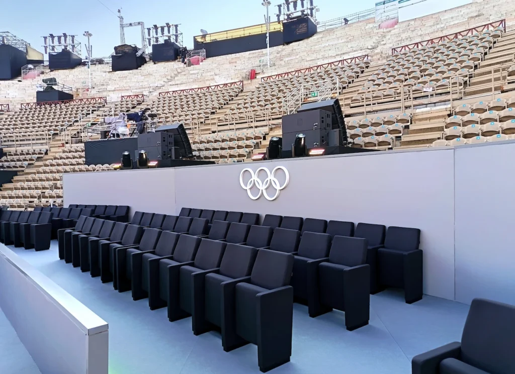 Tribune autorità per evento all’Arena di Verona con sedute VIP riscaldate integrate